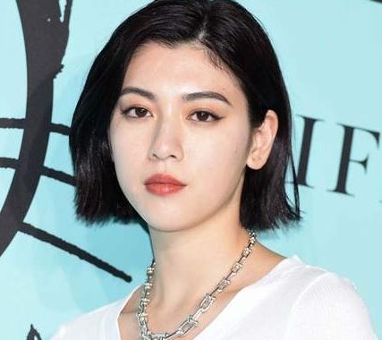 三吉彩花がブサイクなのは肌荒れ 劣化 垂れすぎ 幼少期は両親から英才教育 Thetopics