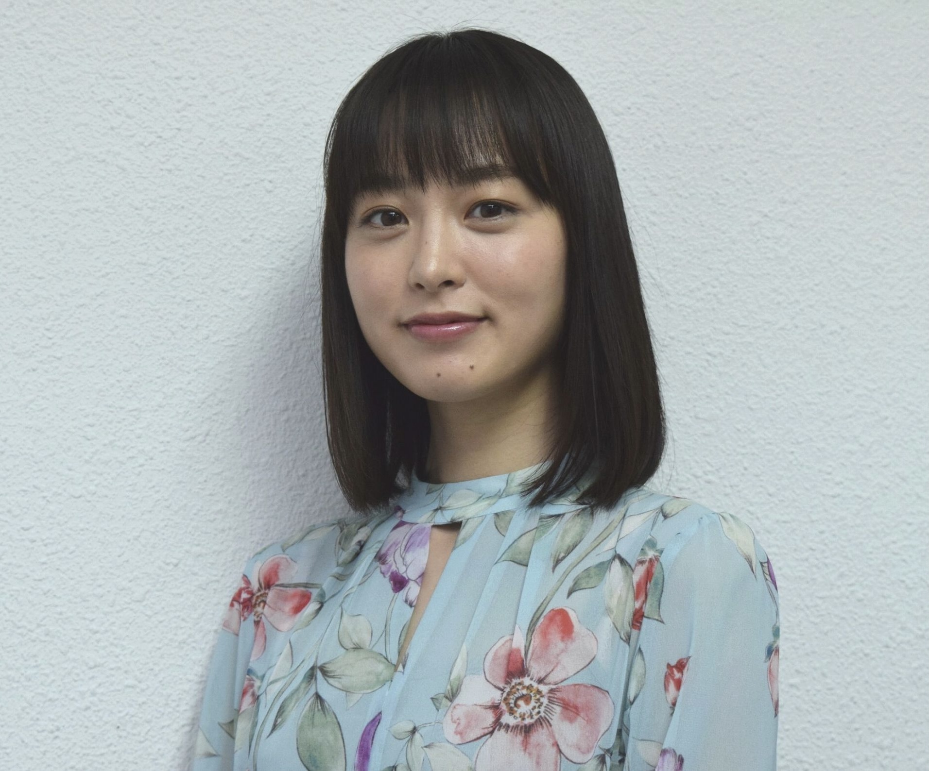 朝倉あきのかわいい水着画像あり 結婚した熱愛彼氏は おでこ広い ハゲ Thetopics