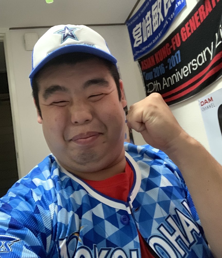 渡部おにぎり(芸人)の彼女は誰!眉毛が変でブサイク?高校は野球部のエース? TheTopics